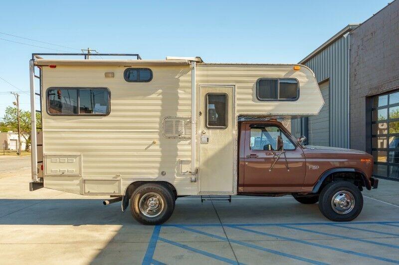 1986 Ford F-350 Pickup Camper - 2