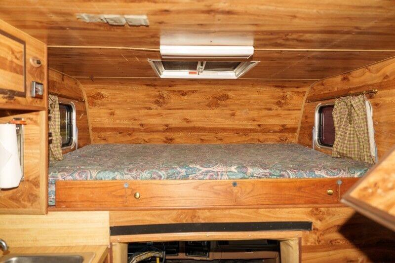 1986 Ford F-350 Pickup Camper