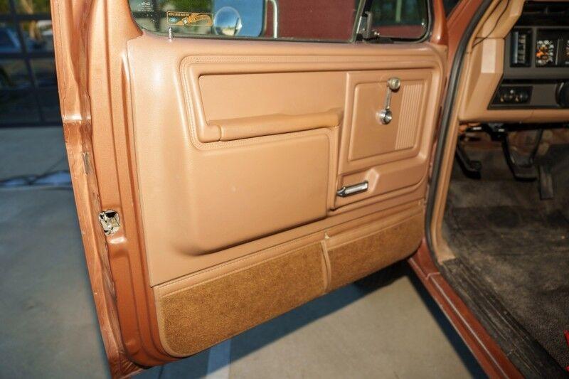 1986 Ford F-350 Pickup Camper