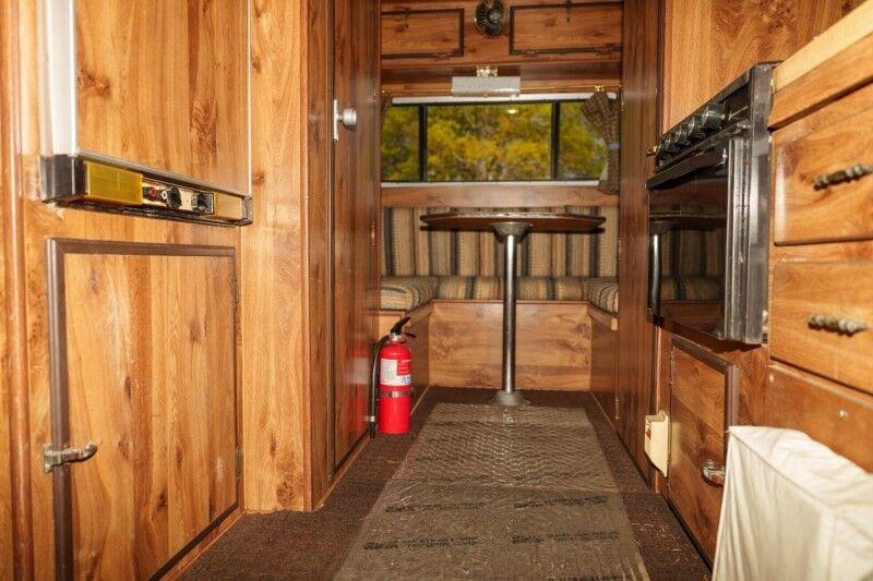 1986 Ford F-350 Pickup Camper