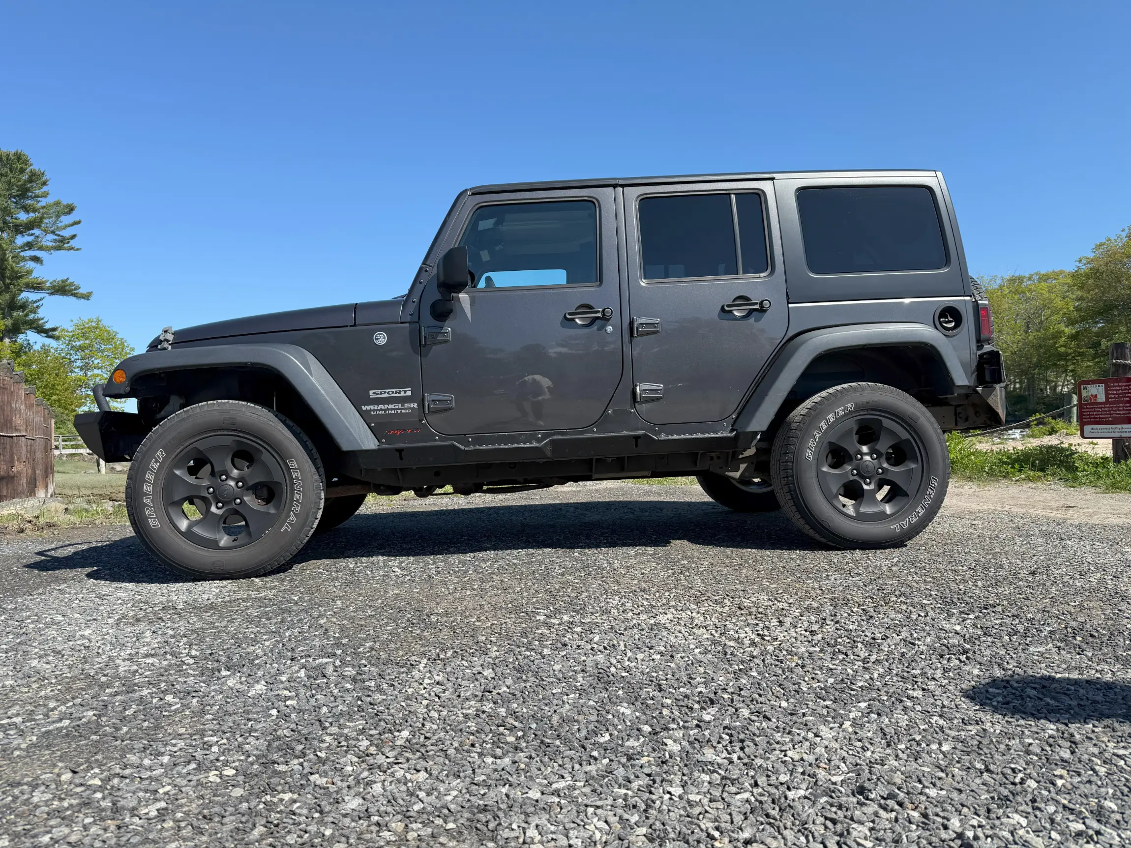 2017 Jeep Wrangler Unlimited Sport - 3