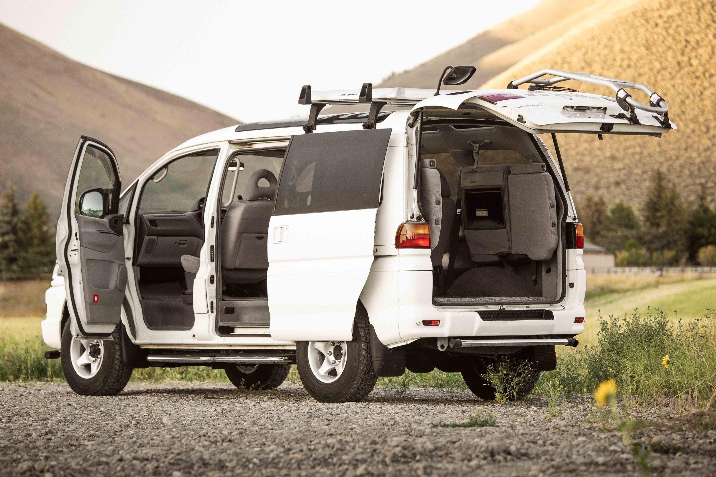 1999 Mitsubishi Delica L400 Spacegear Super Exceed