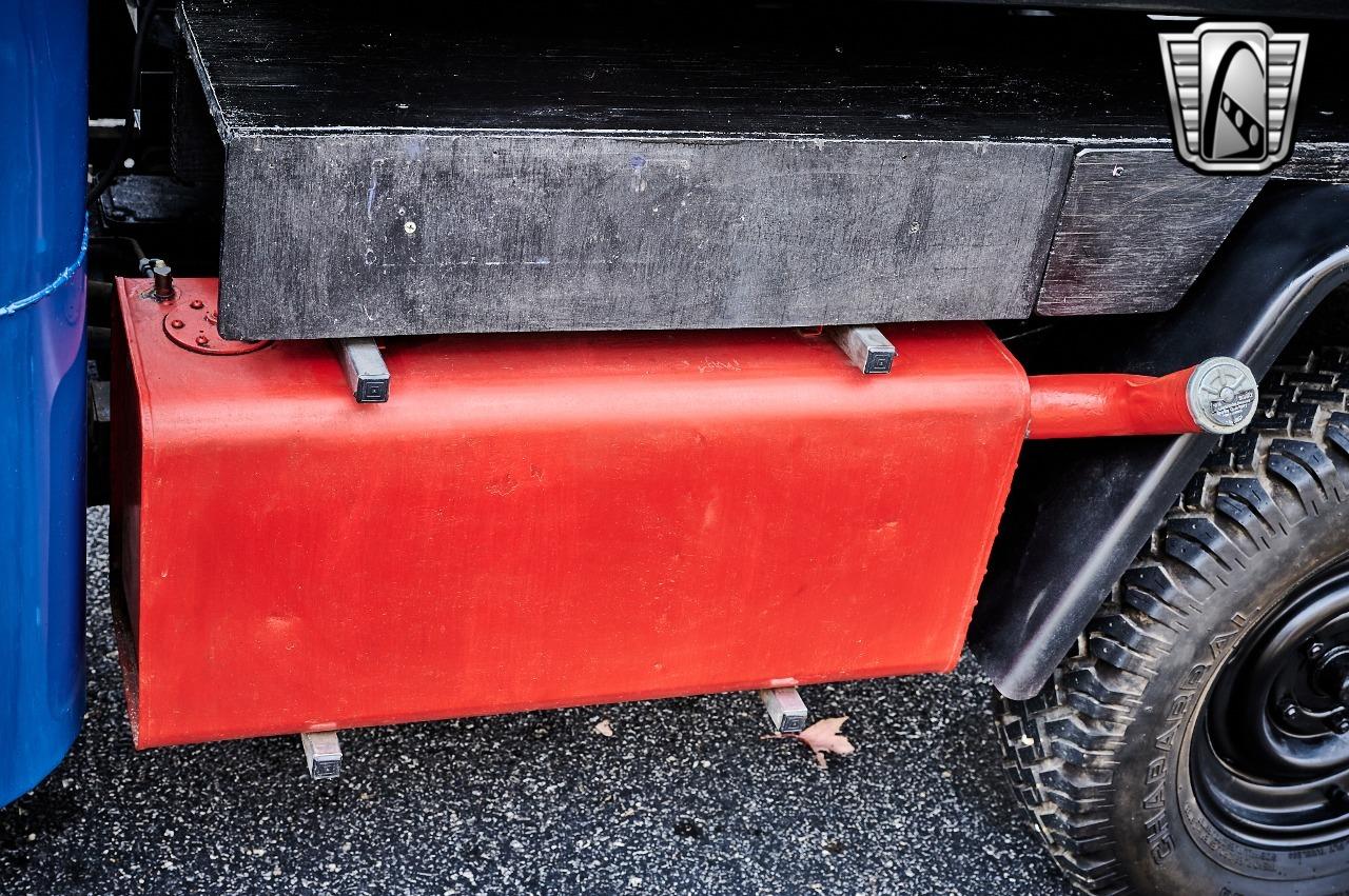 1961 Jeep FC-150 Dump Truck