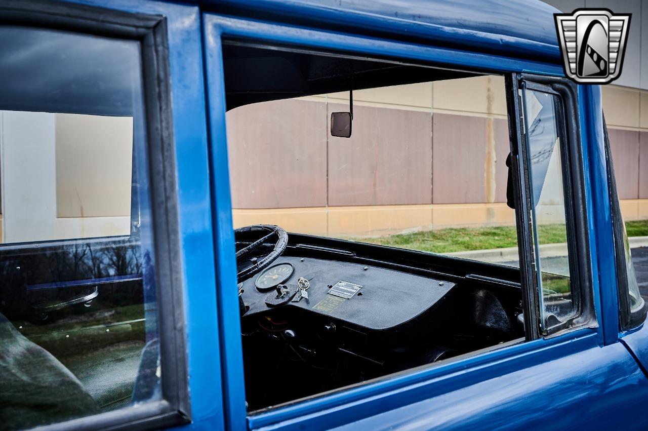 1961 Jeep FC-150 Dump Truck