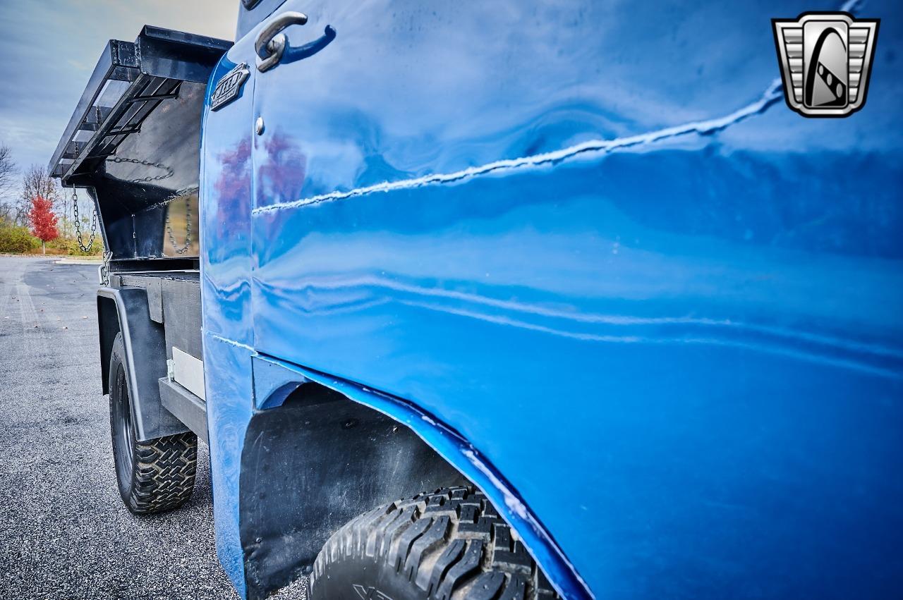 1961 Jeep FC-150 Dump Truck