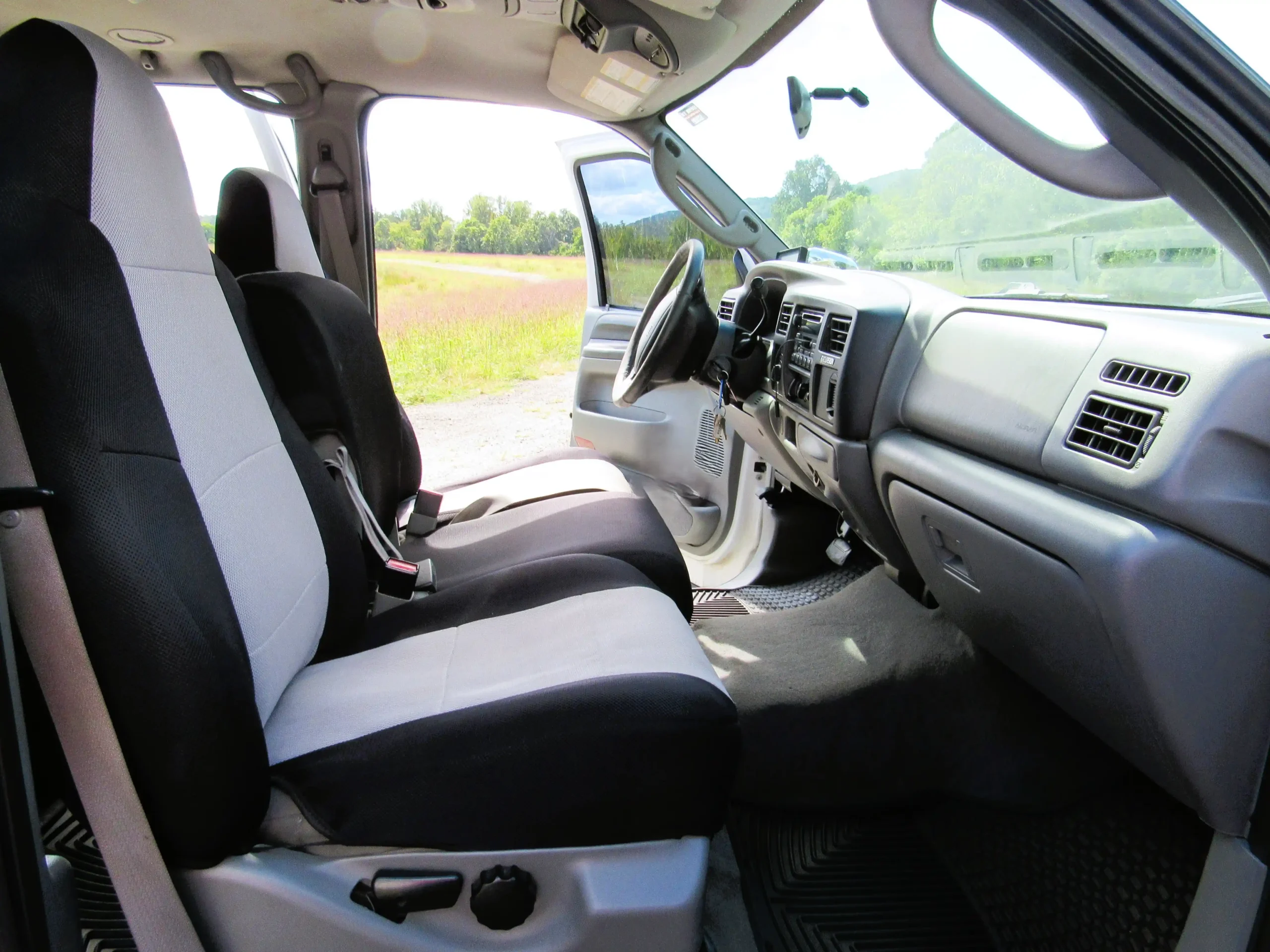 6.0L Turbo Diesel-Powered 2005 Ford Excursion XLT
