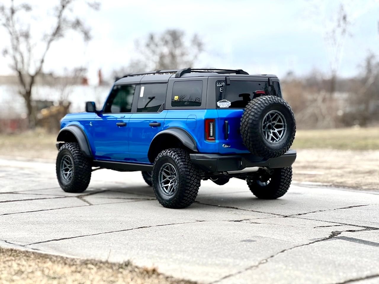 Modified 2023 Ford Bronco Black Diamond - 2
