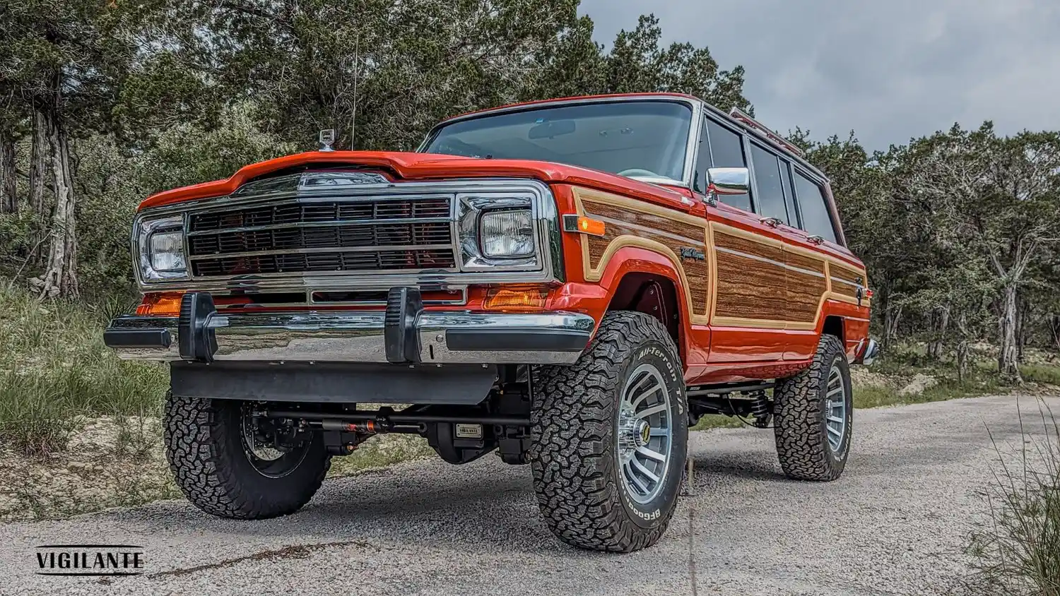 6.2L HEMI V8-Powered Jeep Grand Wagoneer 1988