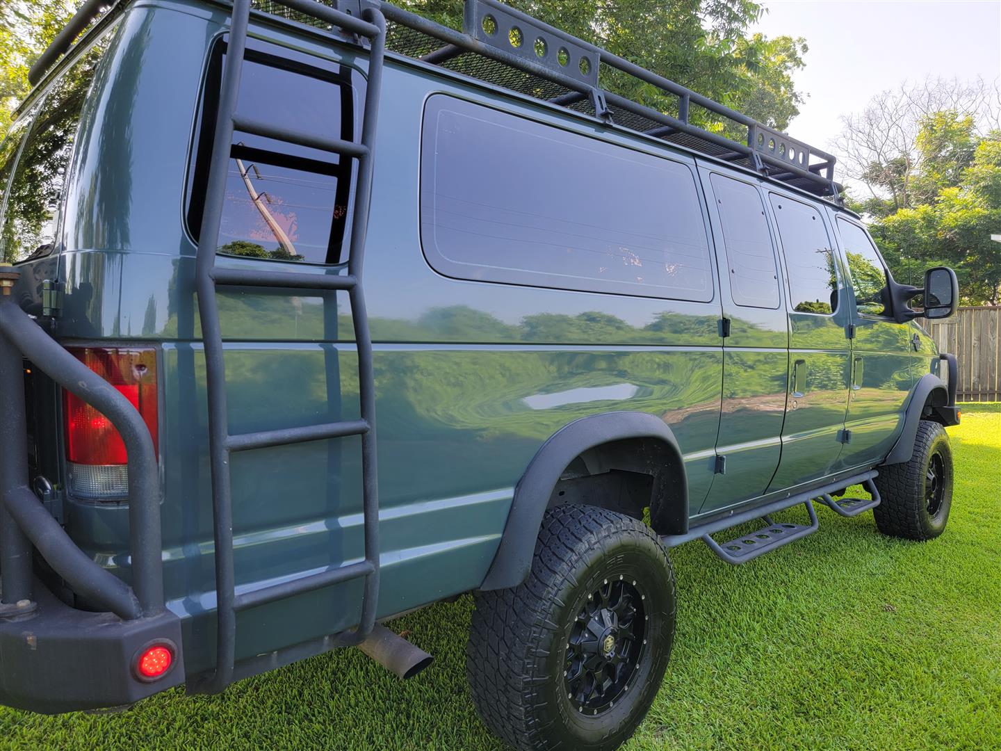 2002 Ford E-350 Super Duty